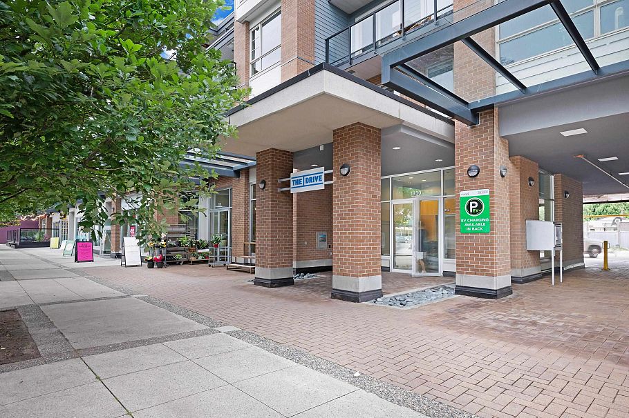 416 1330 Marine Drive North Vancouver, BC - 24