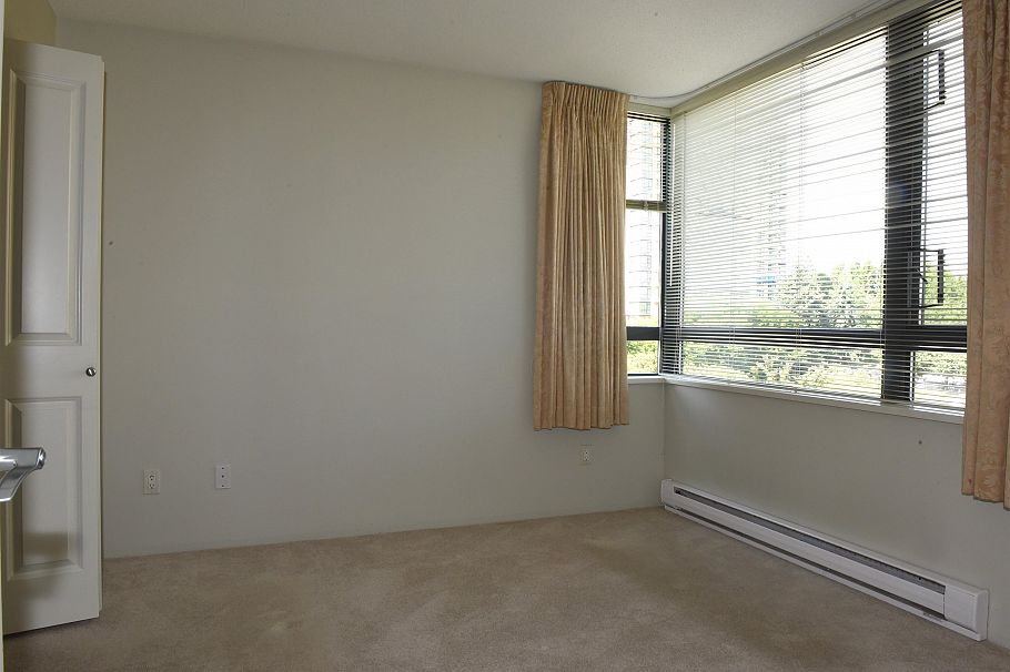 512 3588 Crowley Drive Vancouver, BC - 9