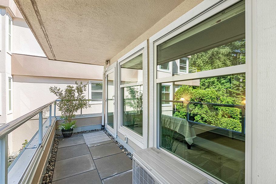 4 2425 Edgemont Boulevard North Vancouver, BC - 34