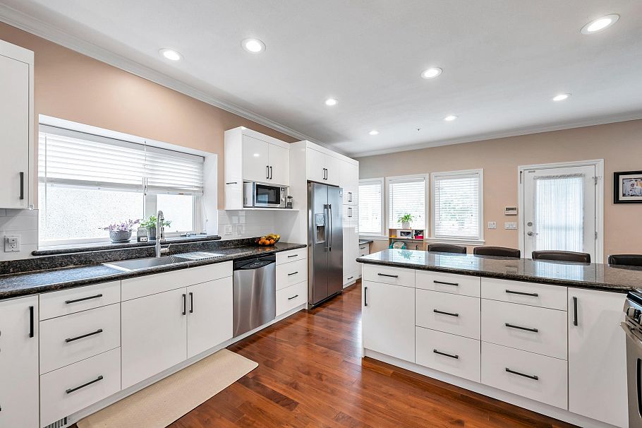 6271 Arlington Street Vancouver, BC - 10