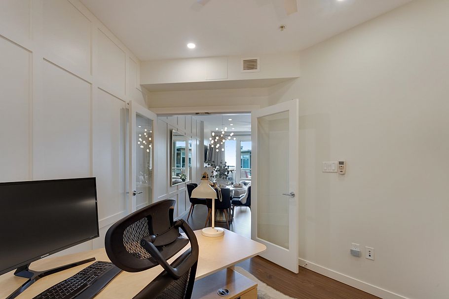 526 119 W 22nd Street North Vancouver, BC - 23