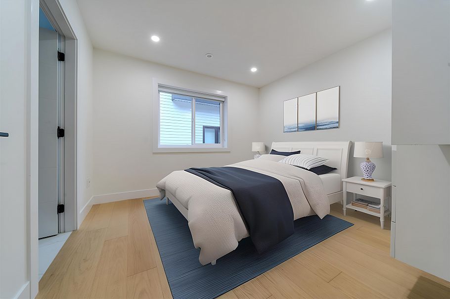 1 3576 E Pender Street Vancouver, BC - 24