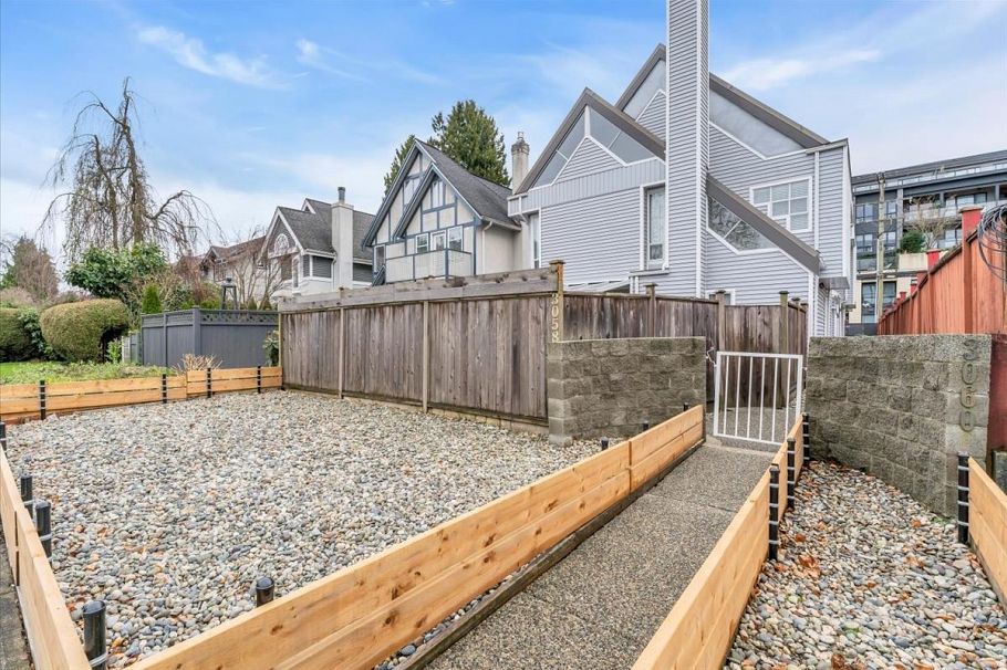 3060 W 8th Avenue Vancouver, BC - 24