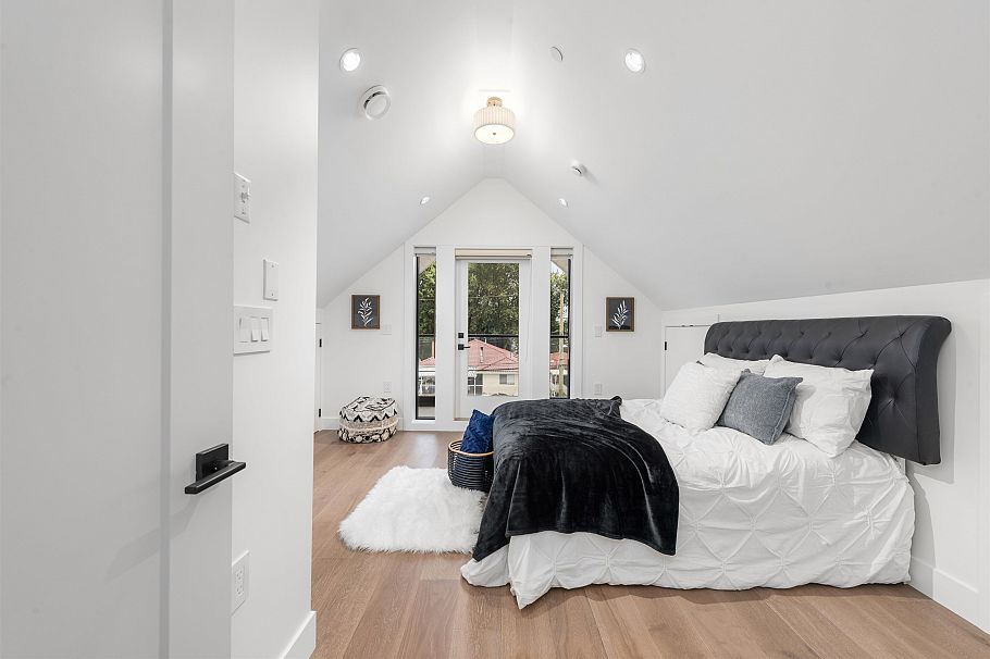 2 878 E 37th Avenue Vancouver, BC - 32