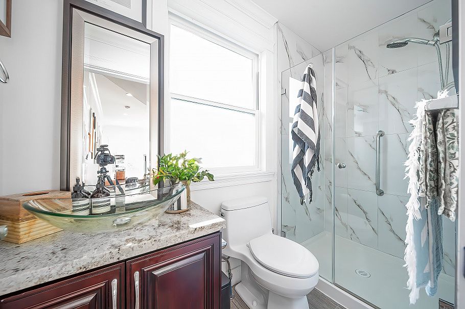 3765 W 3rd Avenue Vancouver, BC - 26