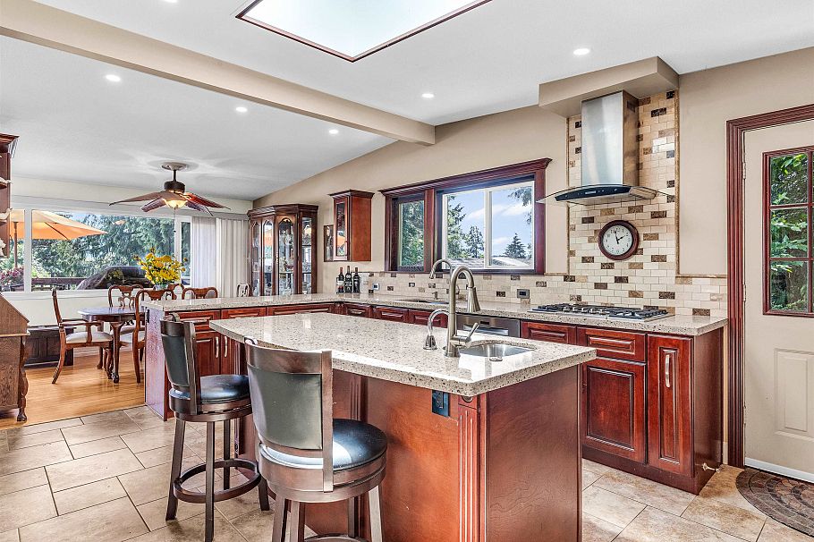 2990 Eddystone Crescent North Vancouver, BC - 3