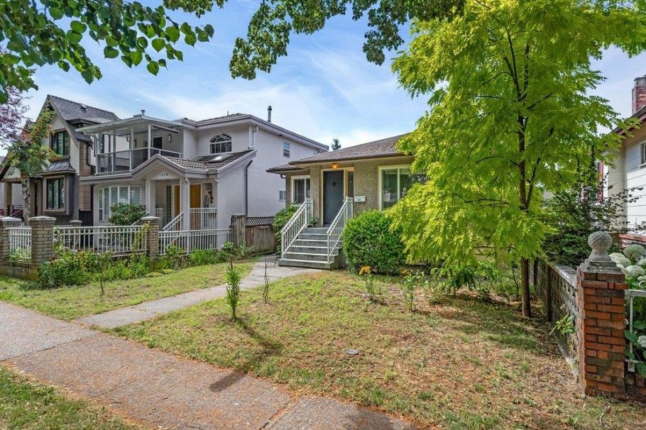 420 E 46th Avenue Vancouver, BC - 29