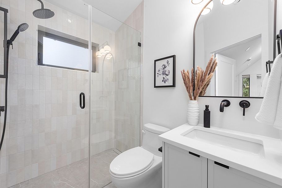 2 878 E 37th Avenue Vancouver, BC - 35