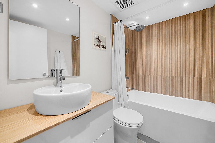 101 241 St. Andrews Avenue North Vancouver, BC - 18