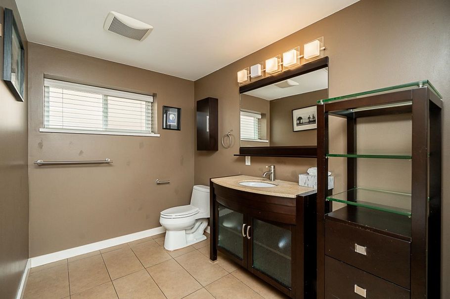 7621 Elliott Street Vancouver, BC - 32