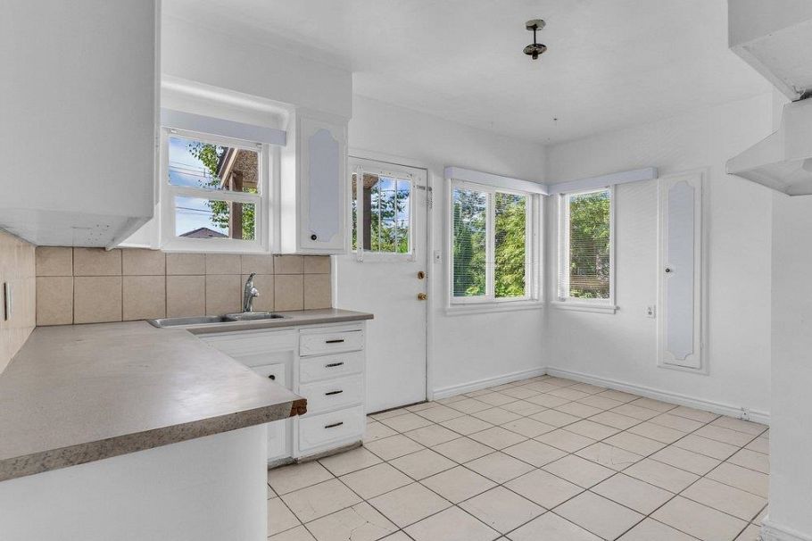 420 E 46th Avenue Vancouver, BC - 21