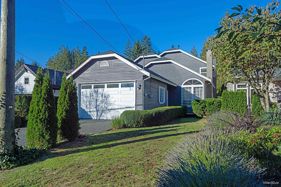 1072 Clements Avenue North Vancouver, BC - 1