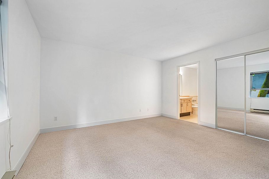 303 123 E 6th Street North Vancouver, BC - 16