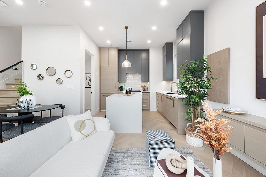 3351 Kaslo Street Vancouver, BC - 2