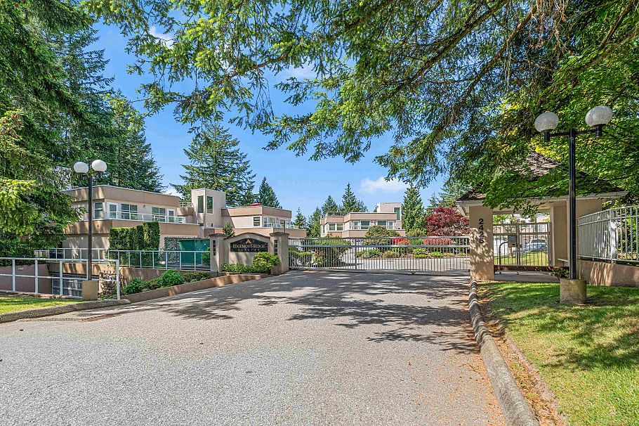 4 2425 Edgemont Boulevard North Vancouver, BC - 37