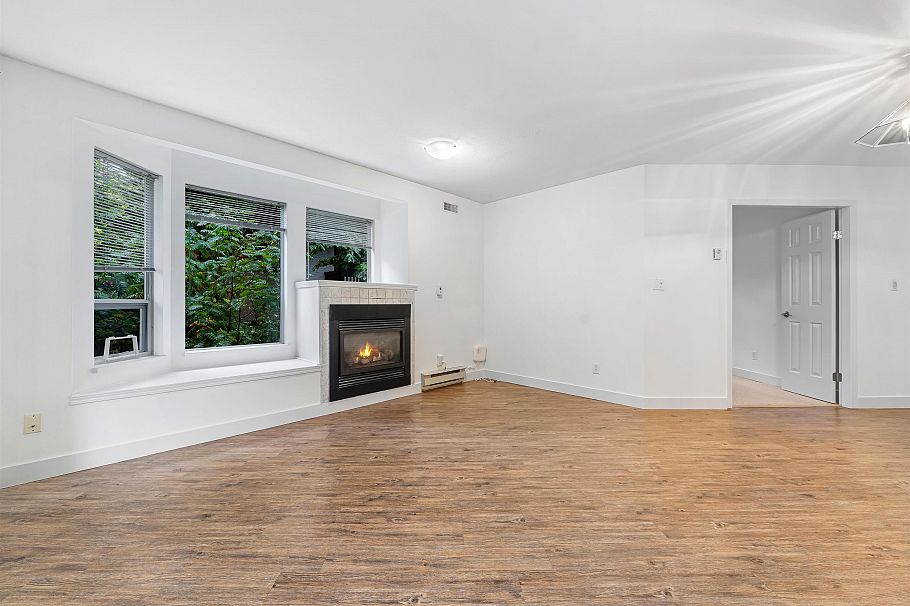 303 123 E 6th Street North Vancouver, BC - 3