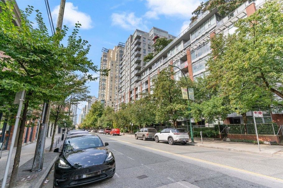 1139 Homer Street Vancouver, BC - 30