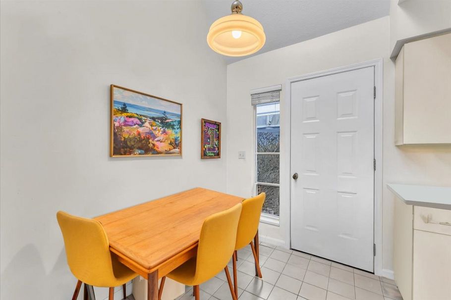 3060 W 8th Avenue Vancouver, BC - 11