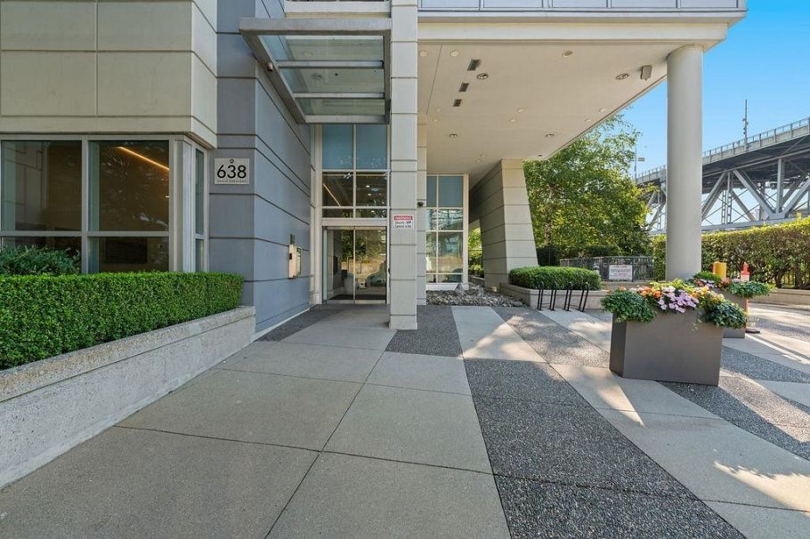 305 638 Beach Crescent Vancouver, BC - 30