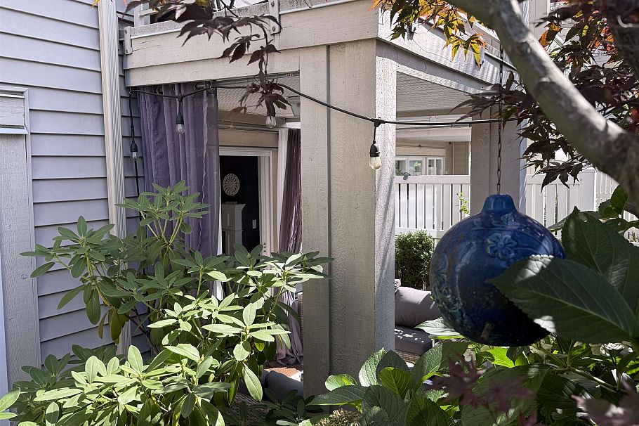 105 333 E 1st Street North Vancouver, BC - 24