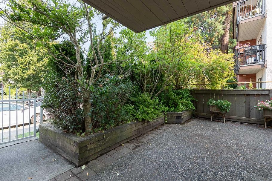 104 3218 Ontario Street Vancouver, BC - 2