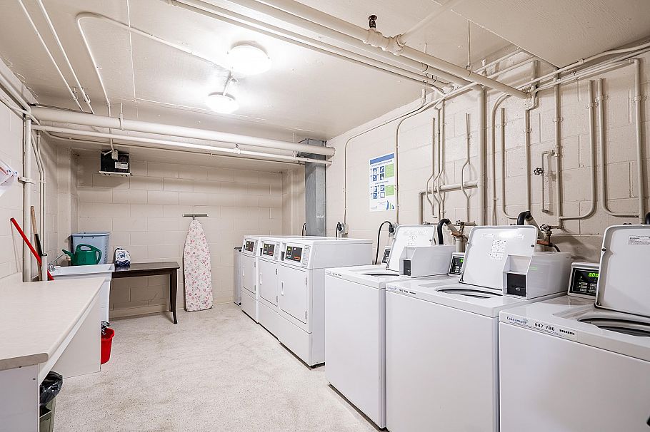 208 633 W 16th Avenue Vancouver, BC - 32