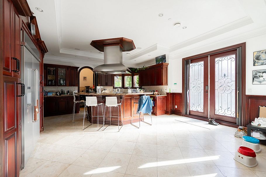 2502 W 36th Avenue Vancouver, BC - 13