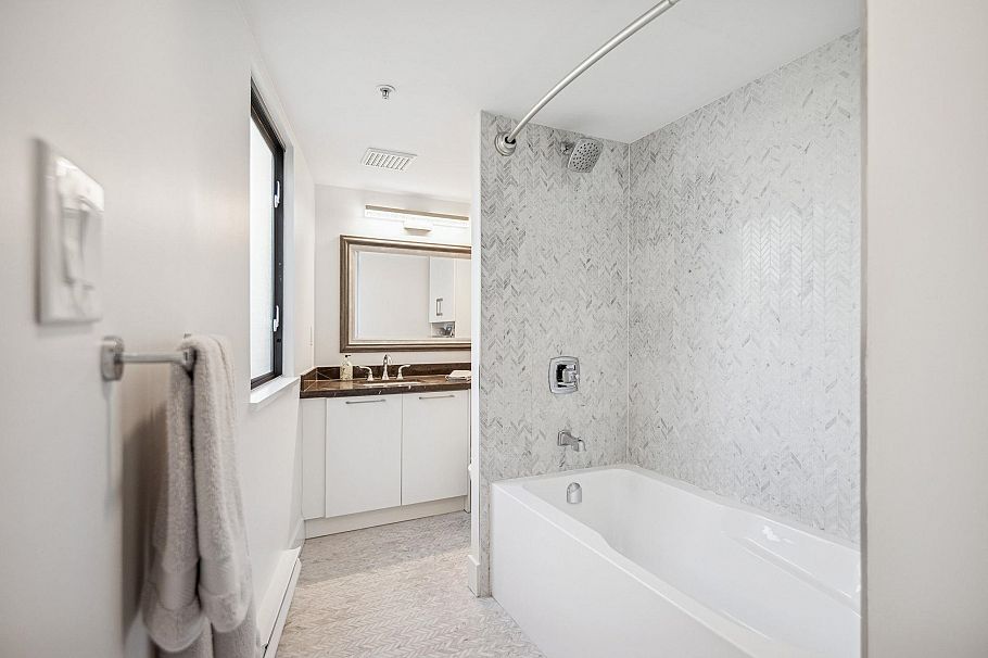 205 1633 W 8th Avenue Vancouver, BC - 18