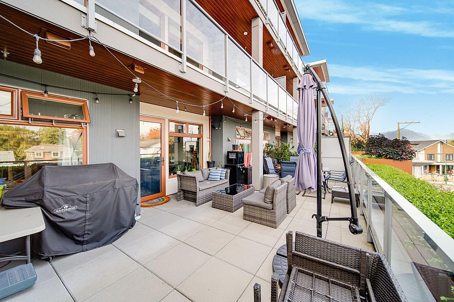 202 2408 Grant Street Vancouver, BC - 3