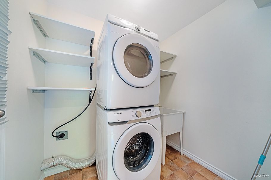 1072 Clements Avenue North Vancouver, BC - 14