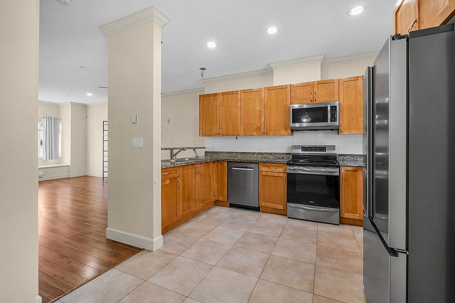 8 3139 Smith Avenue Burnaby, BC - 10