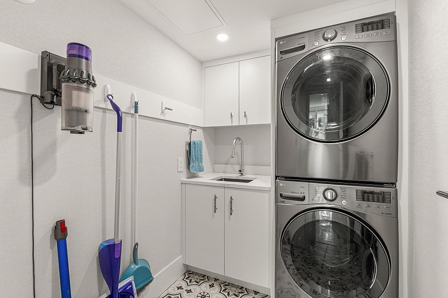 4 2425 Edgemont Boulevard North Vancouver, BC - 29