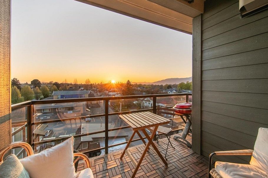 PH5 2889 E 1st Avenue Vancouver, BC - 1