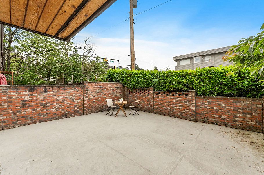 101 241 St. Andrews Avenue North Vancouver, BC - 21