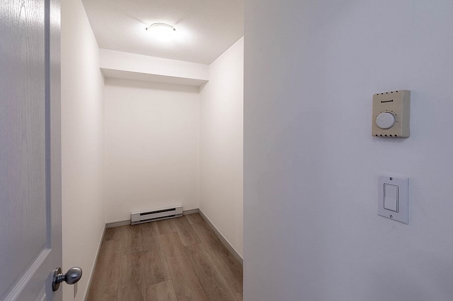 215 3727 W 10th Avenue Vancouver, BC - 21