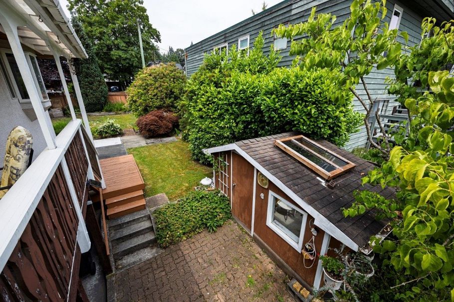 3588 Allan Road North Vancouver, BC - 9