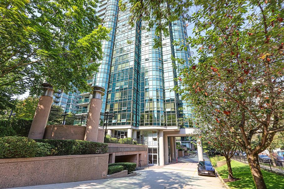 501 555 Jervis Street Vancouver, BC - 3