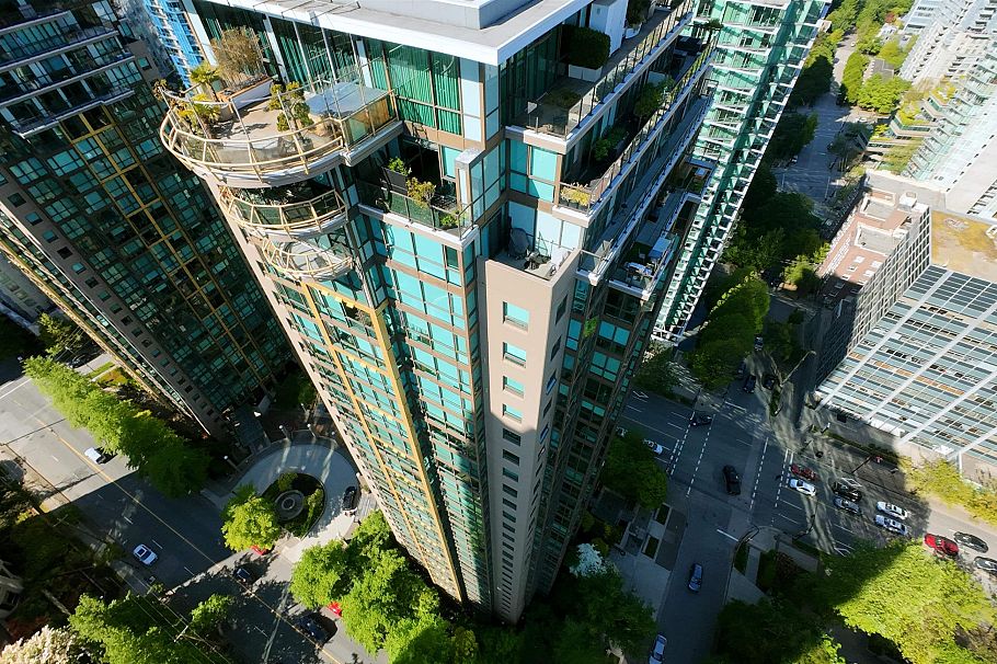 2101 1331 Alberni Street Vancouver, BC - 1