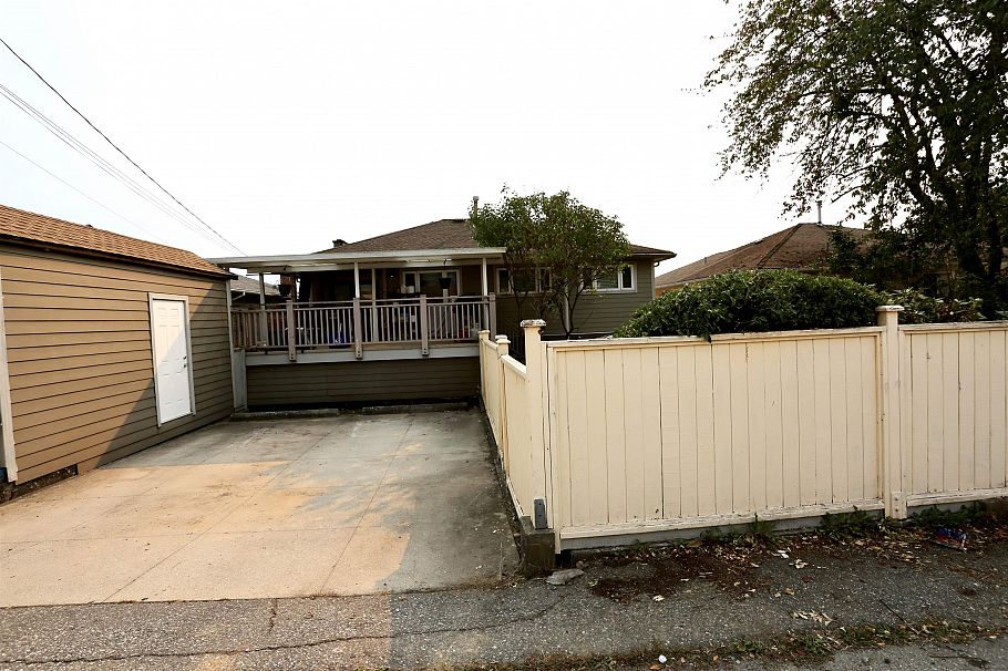 7621 Elliott Street Vancouver, BC - 37