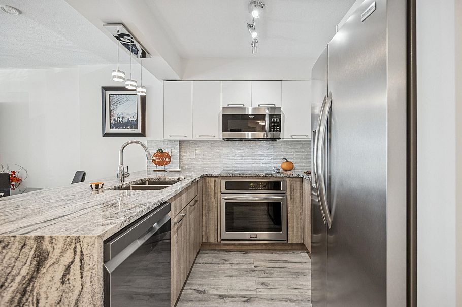 205 1633 W 8th Avenue Vancouver, BC - 12