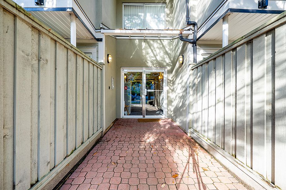 208 633 W 16th Avenue Vancouver, BC - 37