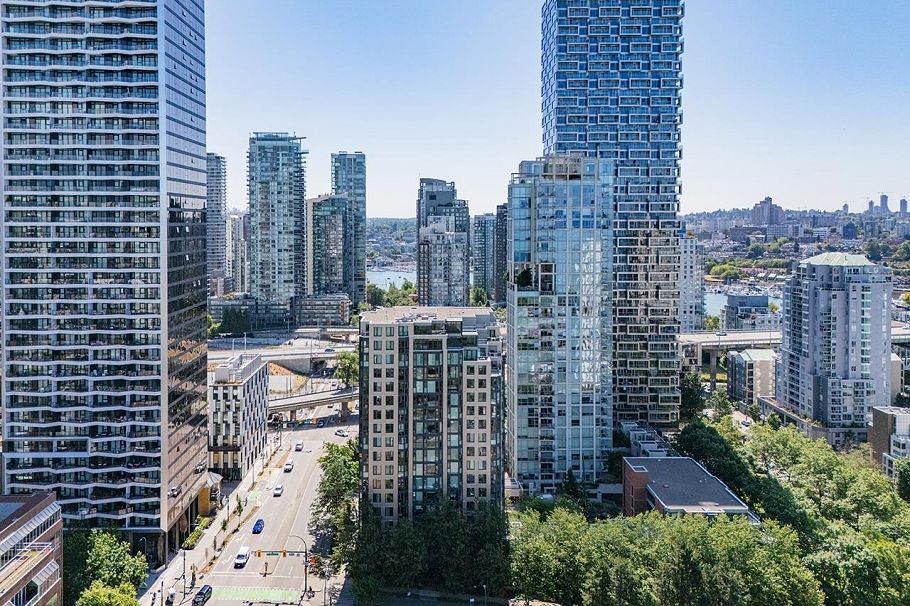 605 888 Pacific Street Vancouver, BC - 23