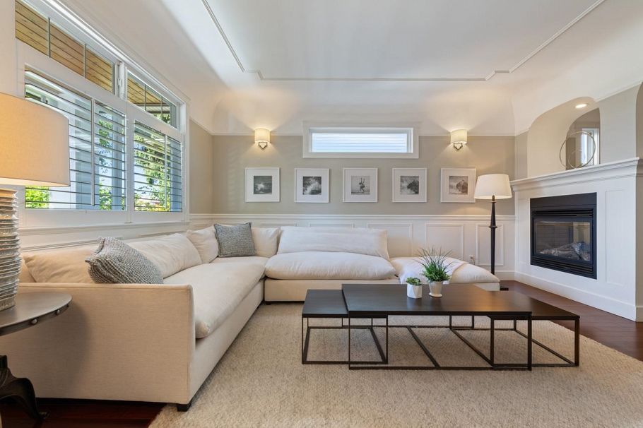 744 E 15th Street North Vancouver, BC - 2