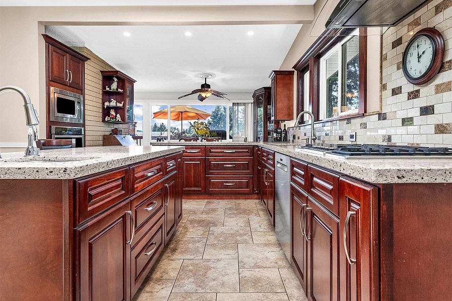 2990 Eddystone Crescent North Vancouver, BC - 4