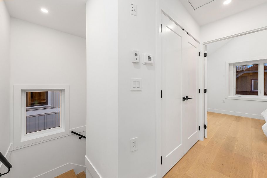 2052 Ferndale Street Vancouver, BC - 23