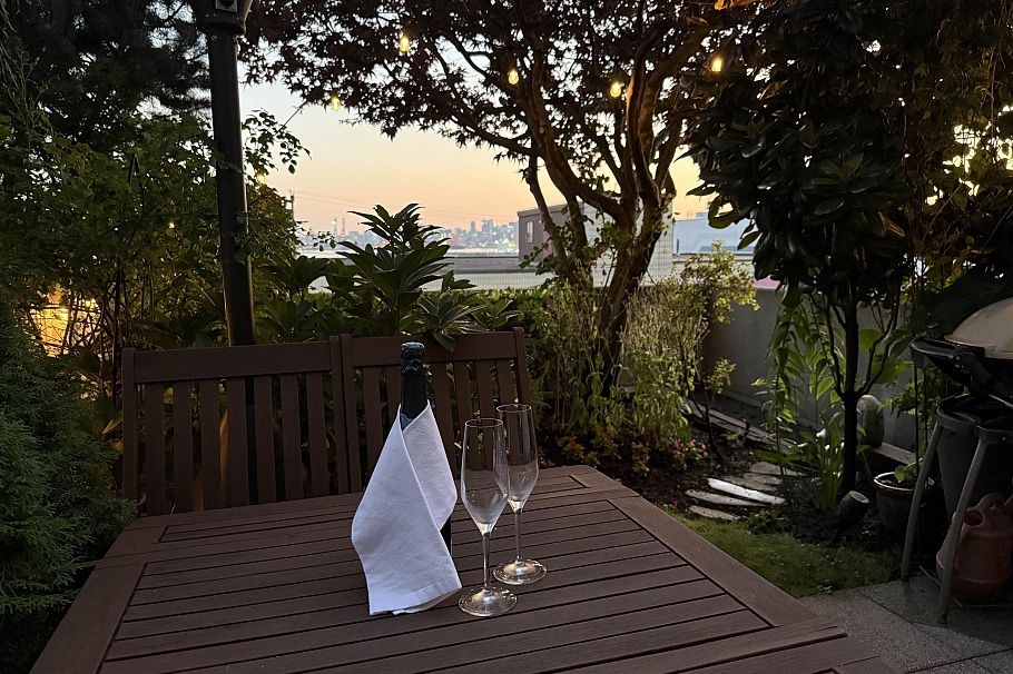 105 333 E 1st Street North Vancouver, BC - 28