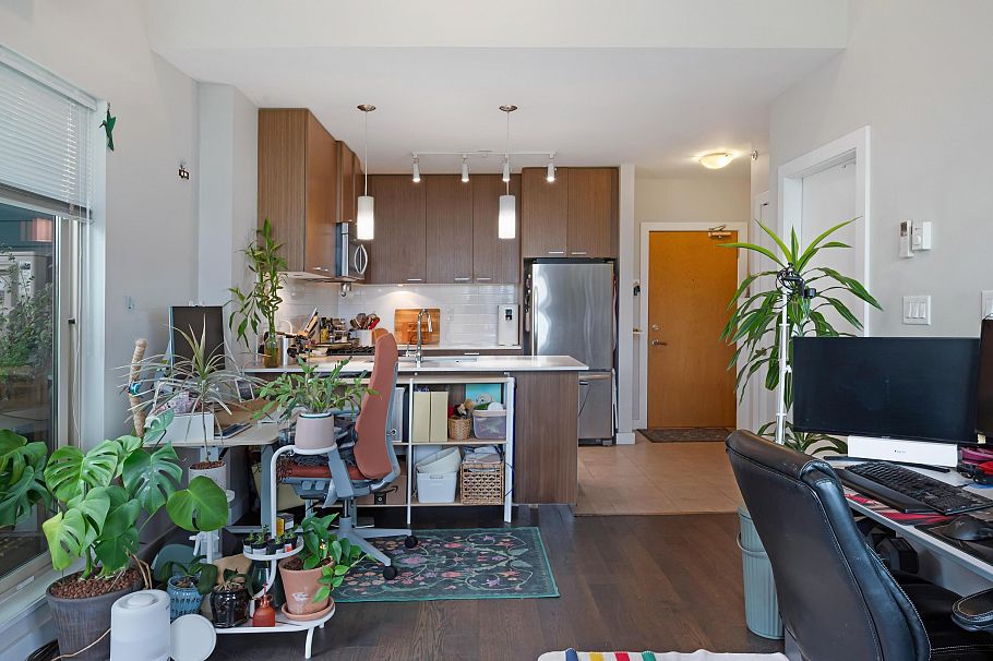 416 1330 Marine Drive North Vancouver, BC - 10