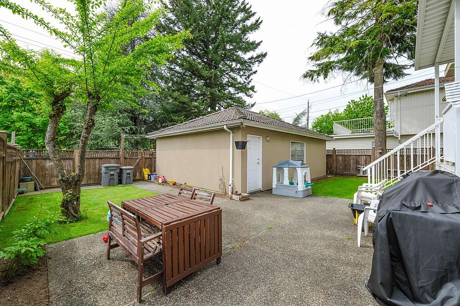 6271 Arlington Street Vancouver, BC - 36