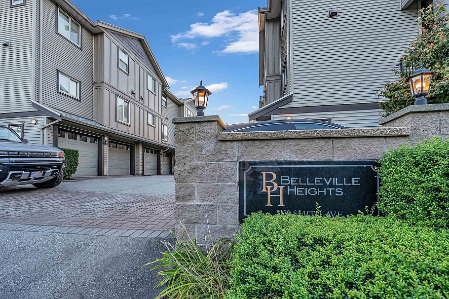 8 3139 Smith Avenue Burnaby, BC - 1