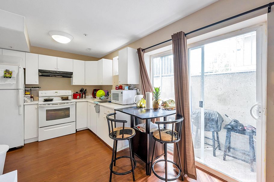 6271 Arlington Street Vancouver, BC - 31